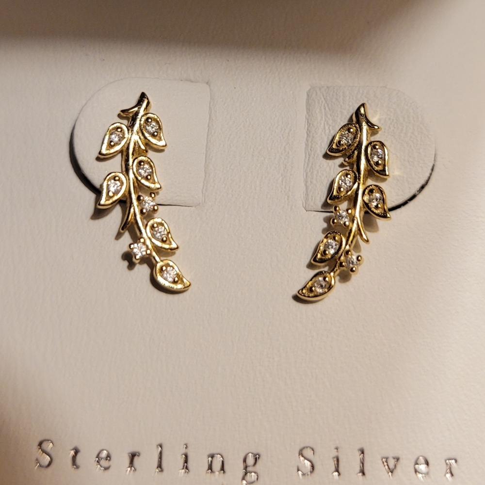 NWOT⭐️Contessa Di Capri Vine Studs⭐️